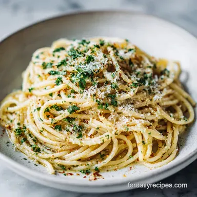Easy Pasta Recipe with Garlic and Parmesan in 15 Minutes